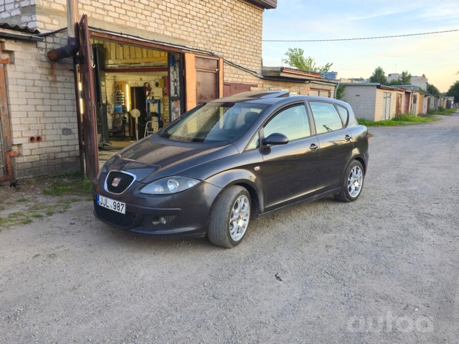 SEAT Toledo 3 generation Hatchback