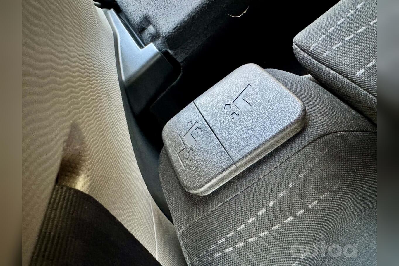 Toyota Yaris 2 generation