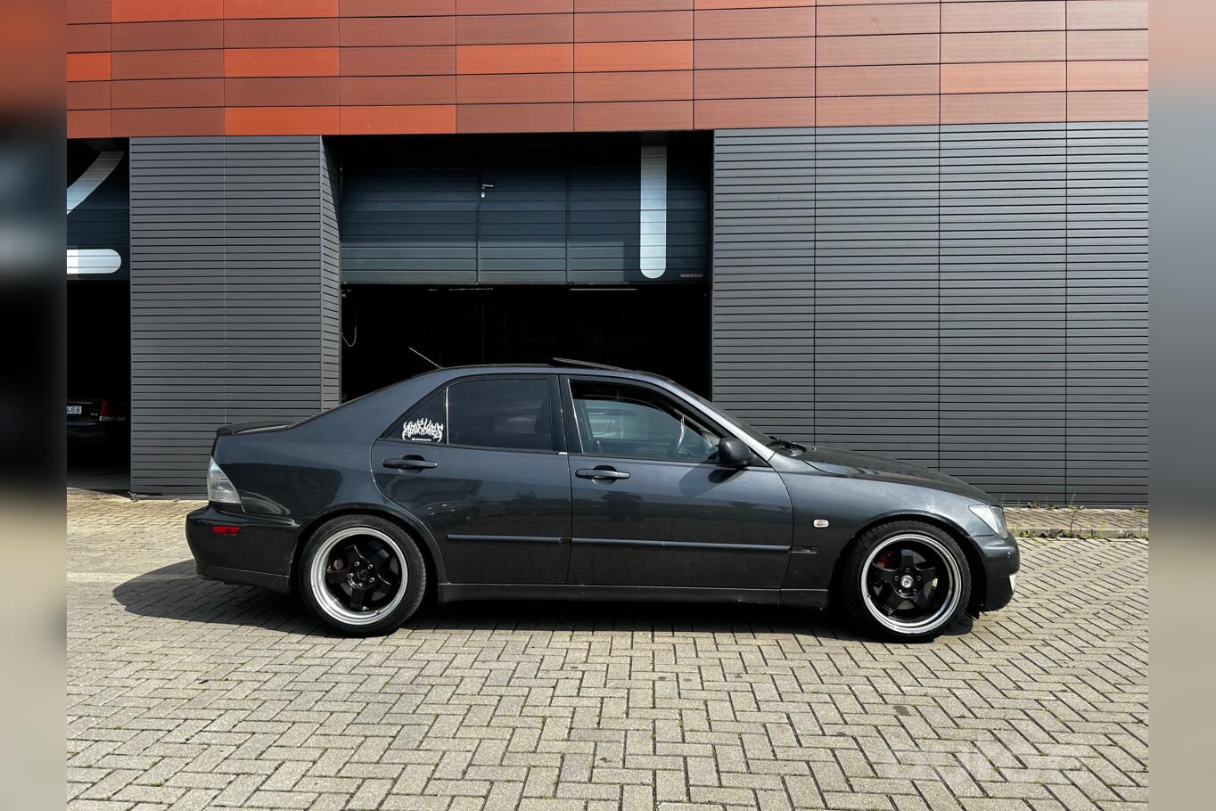 Lexus IS XE10 Sedan