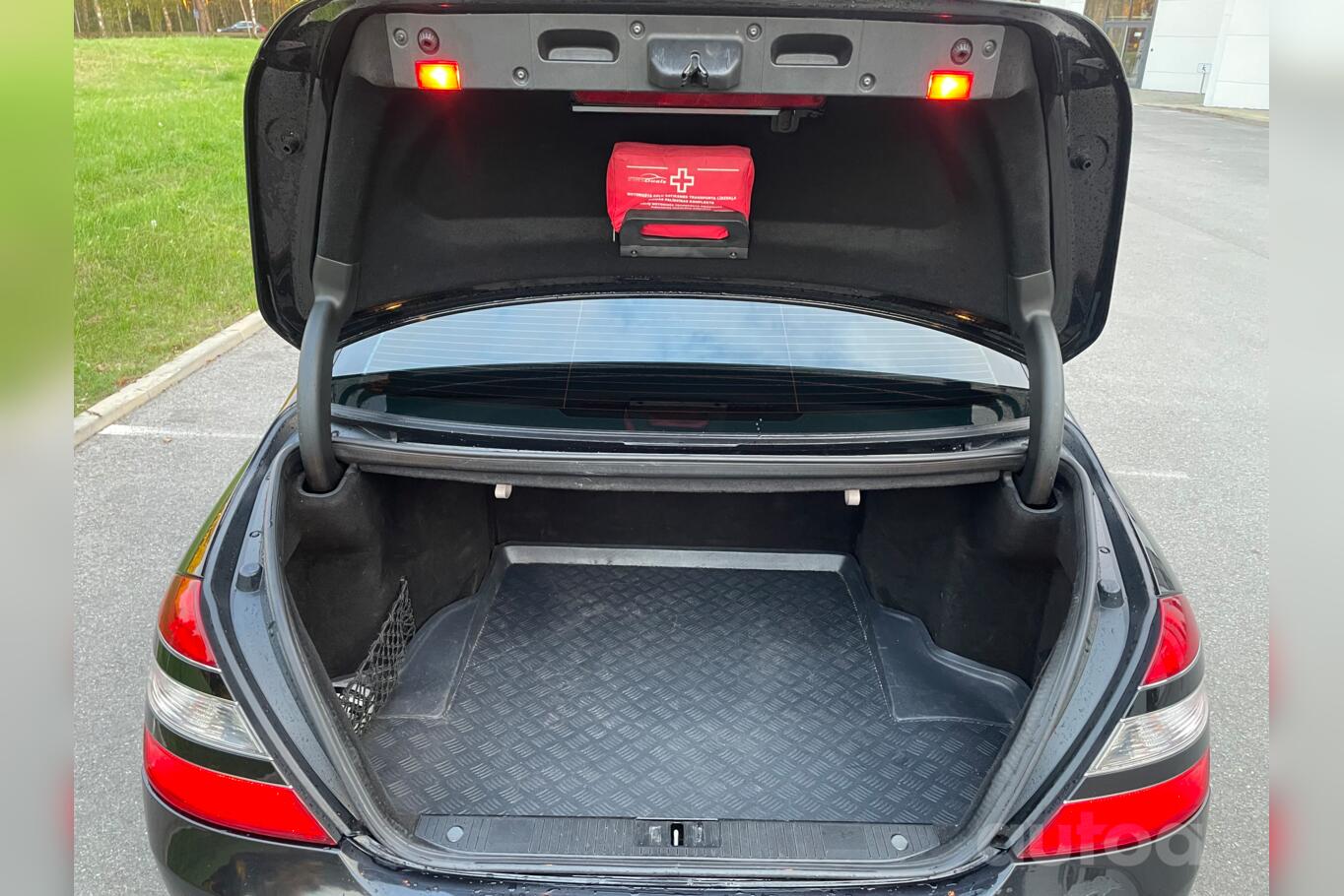 Mercedes-Benz S-Class W221 Sedan