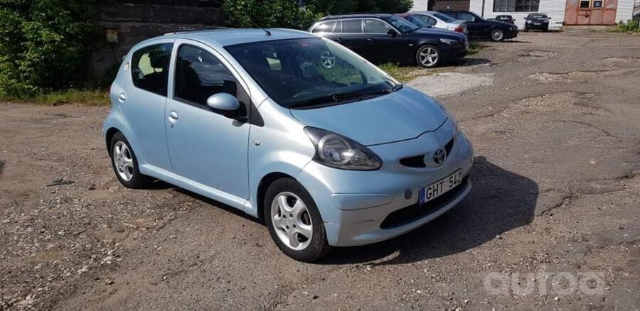 Toyota Aygo 1 generation Hatchback 5-doors