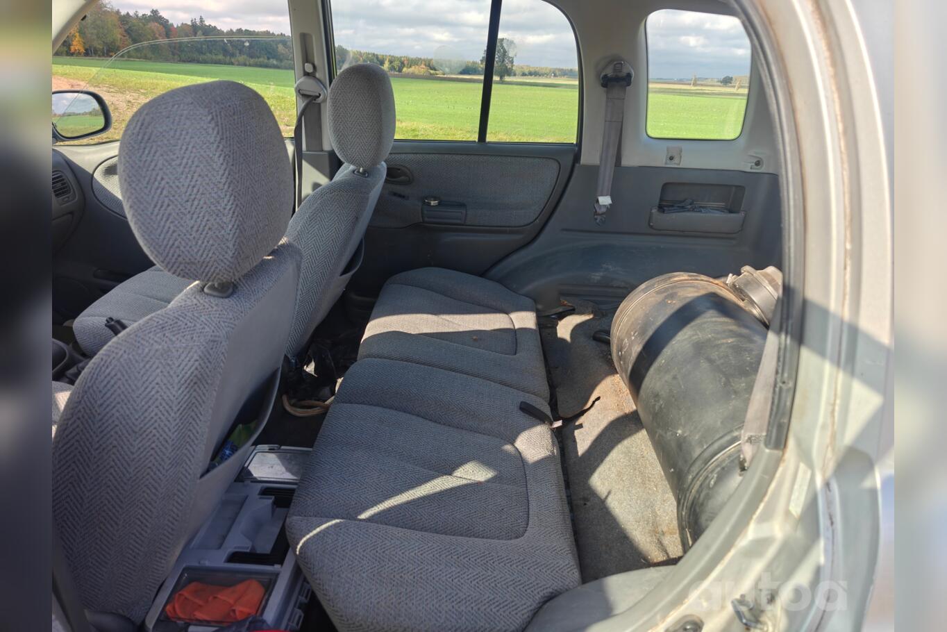 Suzuki Grand Vitara FT SUV outdoor