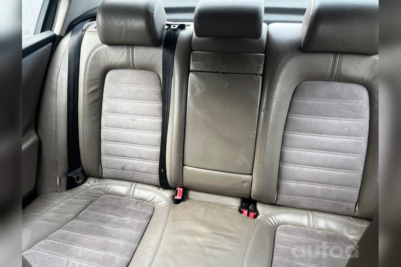 Volkswagen Passat B6 Sedan 4-doors