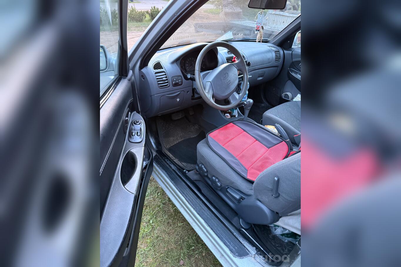 Hyundai Accent LC Sedan