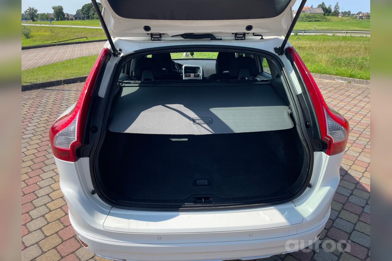 Volvo XC60 1 generation [restyling] Crossover