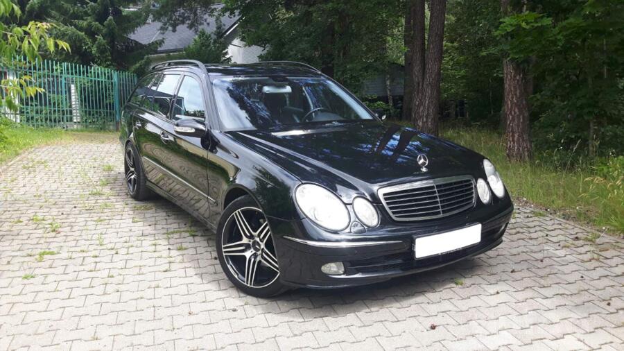 Mercedes-Benz E-Class W211 Sedan