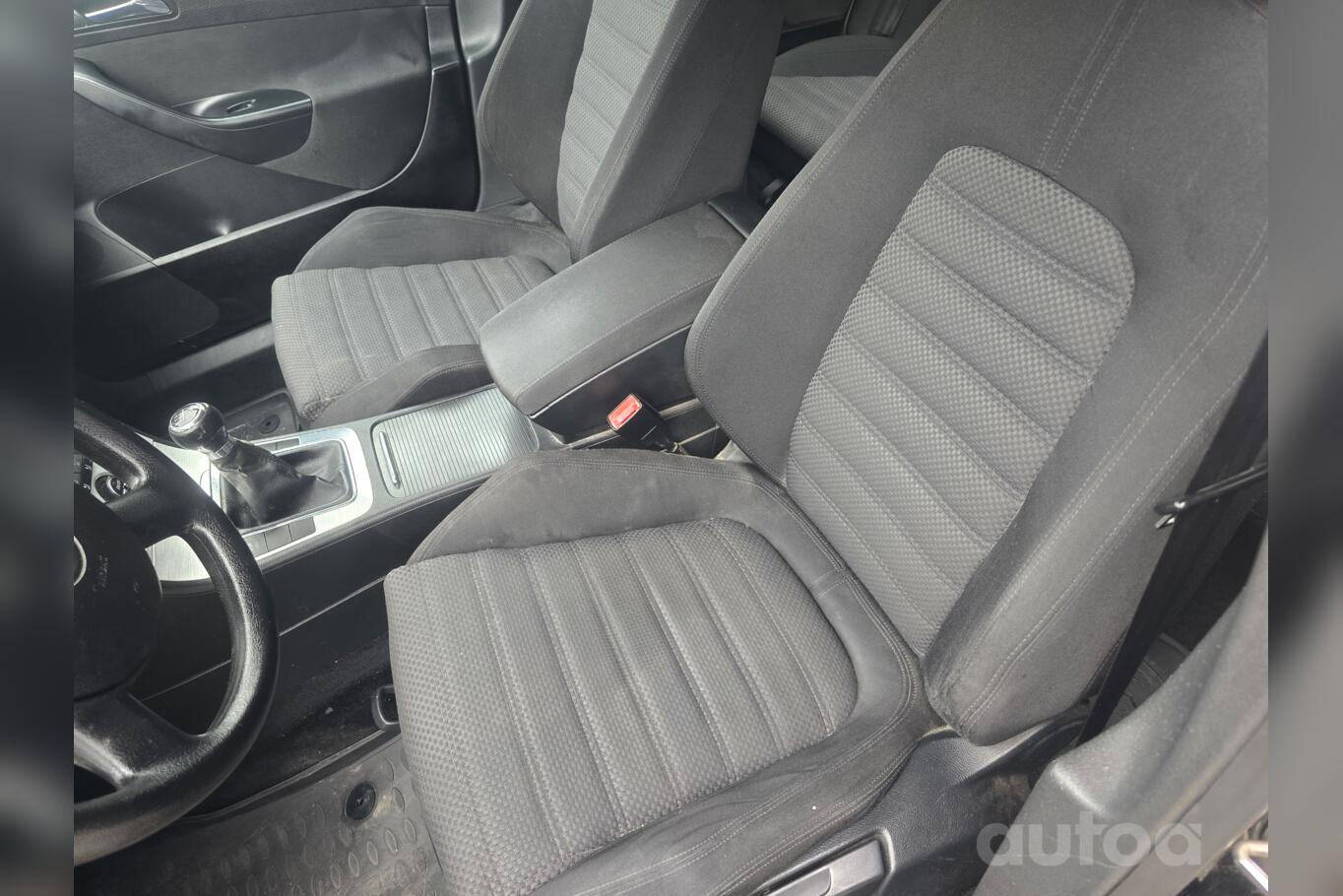 Volkswagen Passat B6 wagon 5-doors