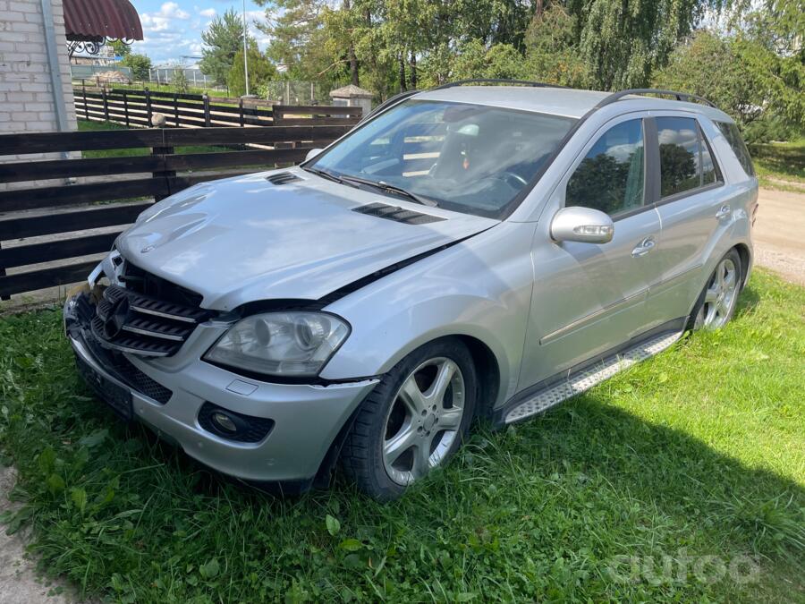 Mercedes-Benz M-Class W164 Crossover 5-doors