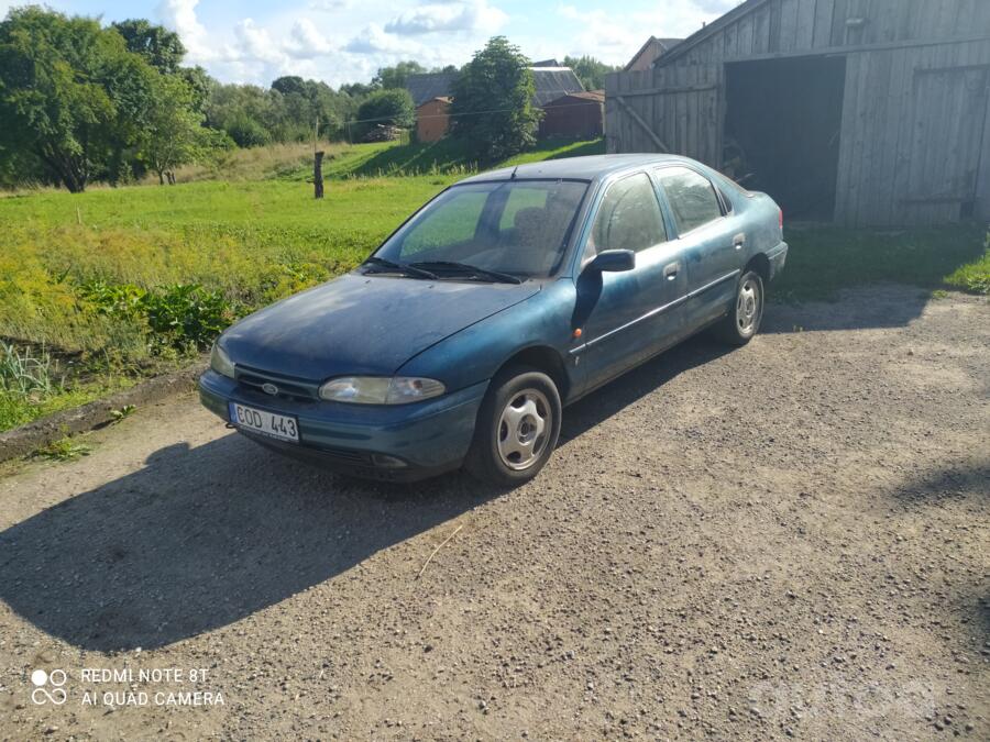 Ford Mondeo 1 generation Sedan
