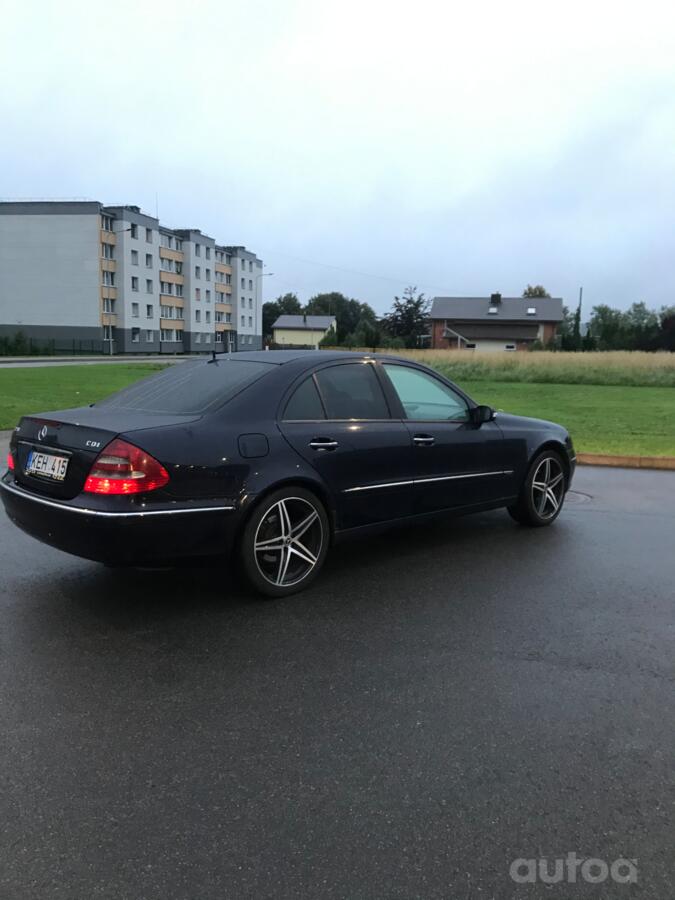 Mercedes-Benz E-Class W211 Sedan