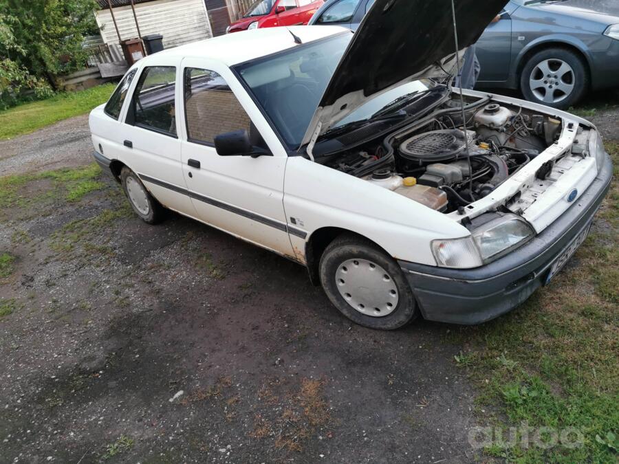 Ford Escort 5 generation Hatchback 5-doors