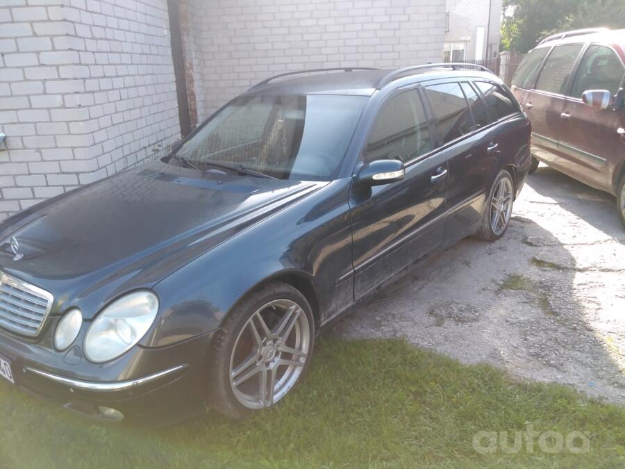 Mercedes-Benz E-Class W211 Sedan