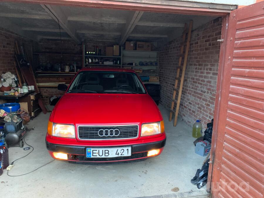 Audi 100 4A/C4 Sedan