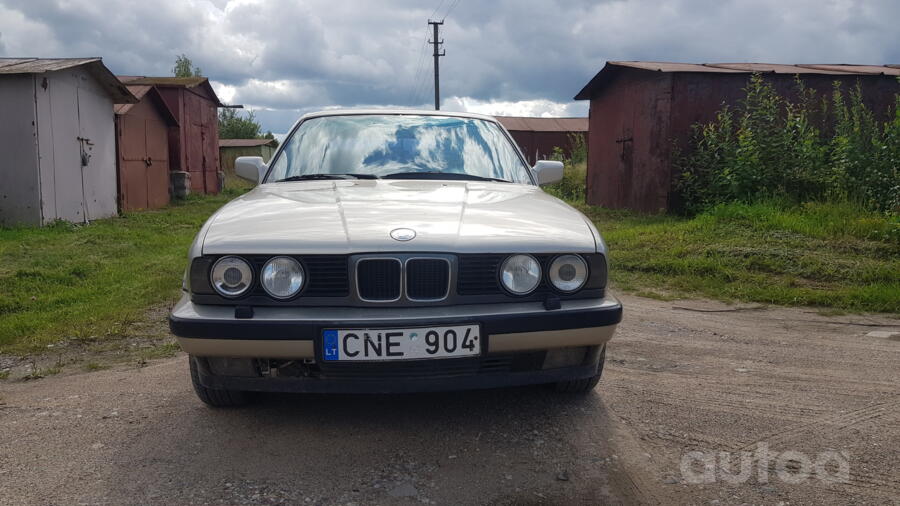 BMW 5 Series E34 Sedan