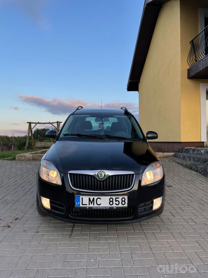 Skoda Roomster 1 generation Scout minivan 5-doors