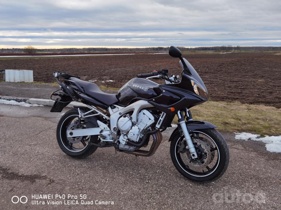 Yamaha FZS 600 Fazer