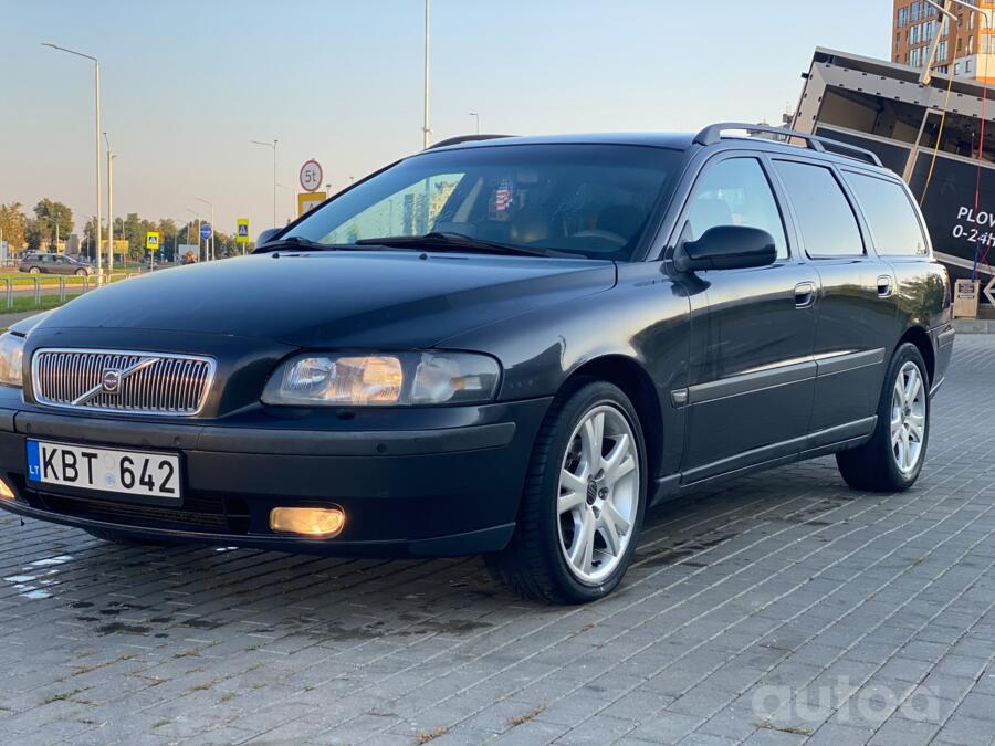 Volvo V70 2 generation wagon