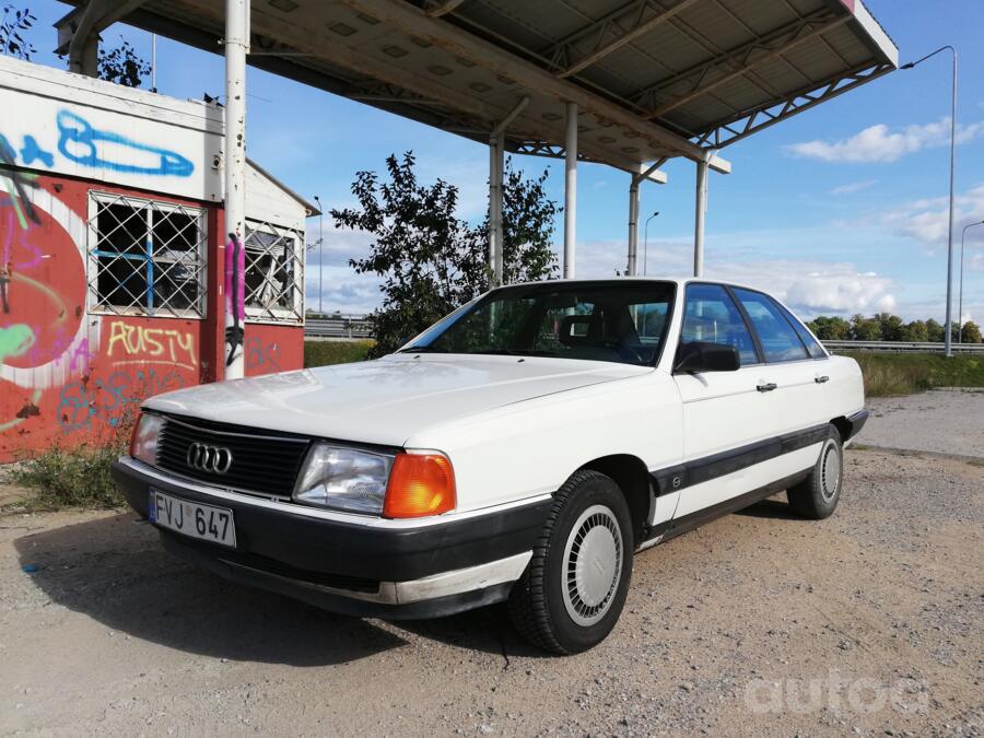 Audi 100 4A/C4 Sedan
