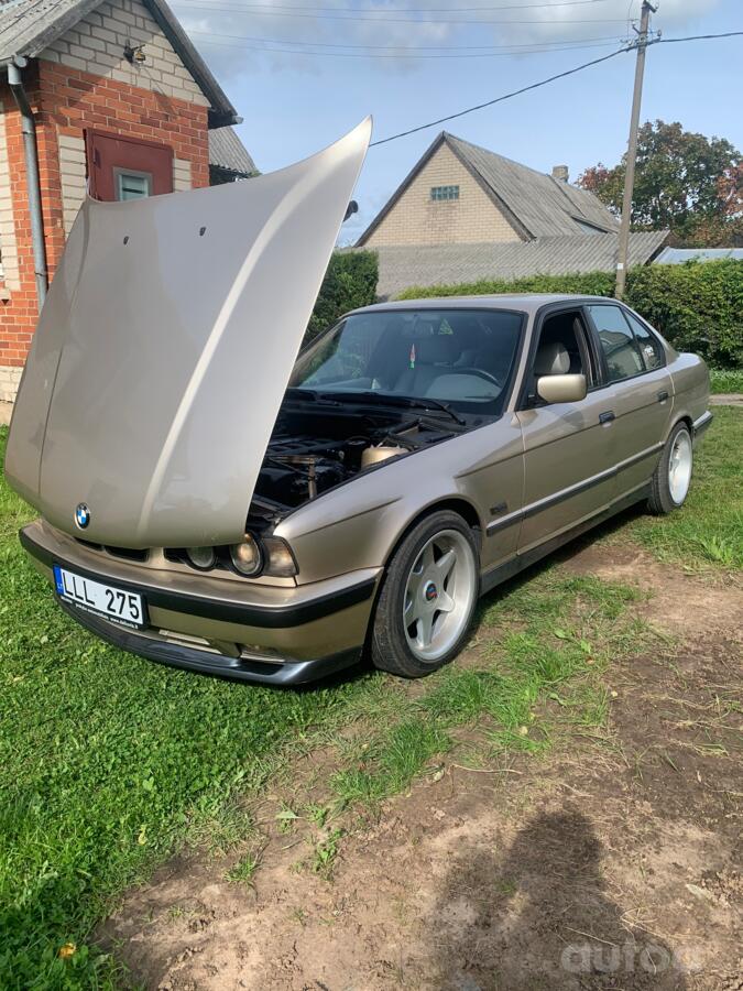 BMW 5 Series E34 Sedan