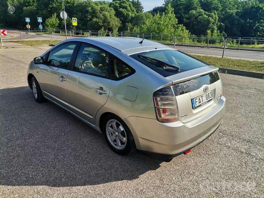 Toyota Prius 2 generation Hatchback