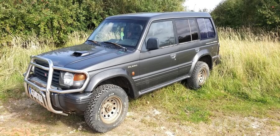 Mitsubishi Pajero 2 generation High Roof Wagon SUV 5-doors