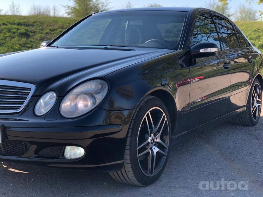 Mercedes-Benz E-Class W211 Sedan