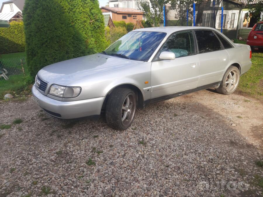 Audi A6 A4/C4 Sedan