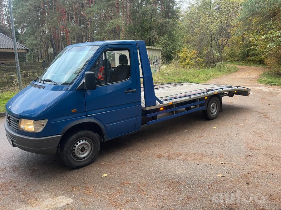 Mercedes-Benz Sprinter First generation