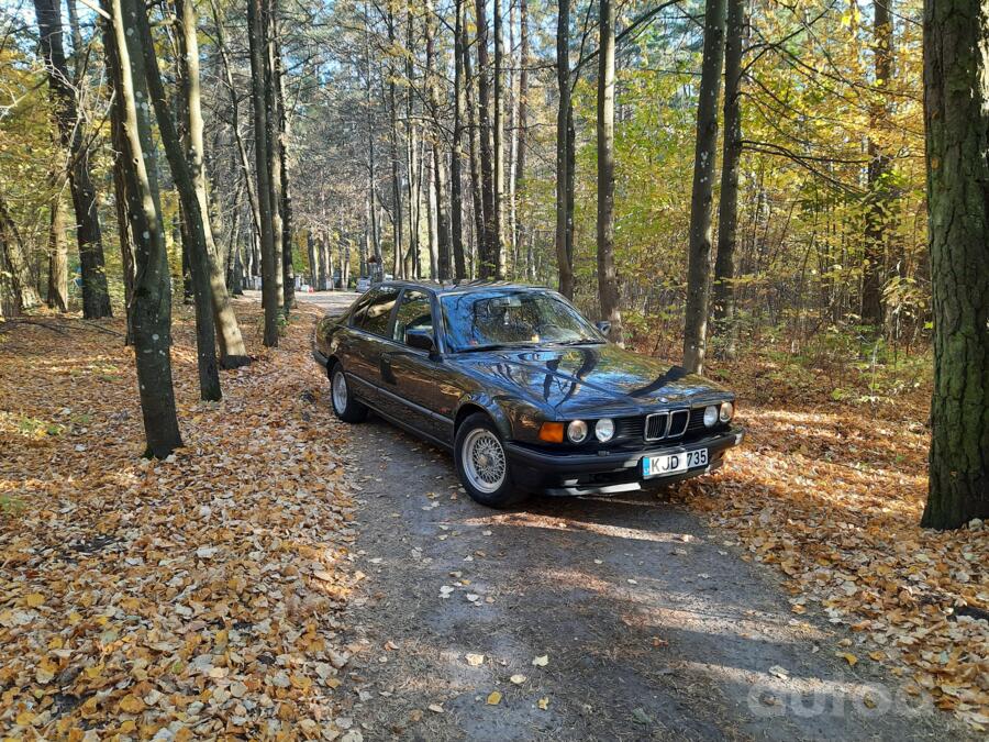 BMW 7 Series E32 Sedan