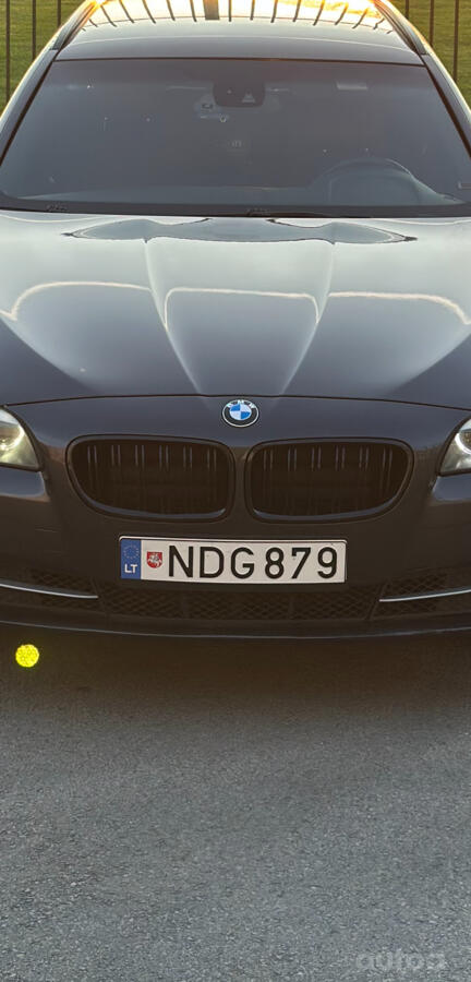 NDG 879