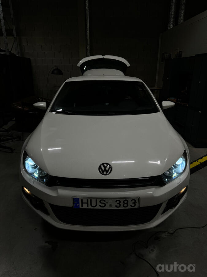 HUS383