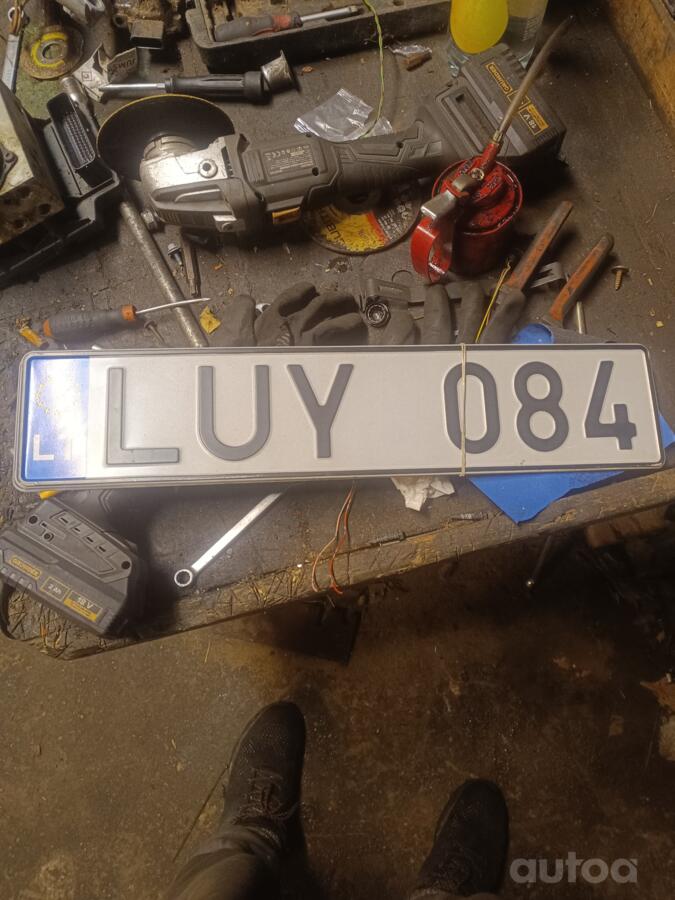 LUY084