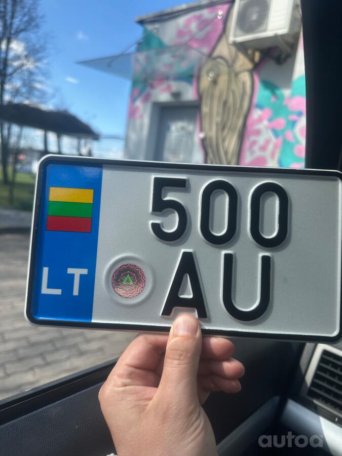 500AU