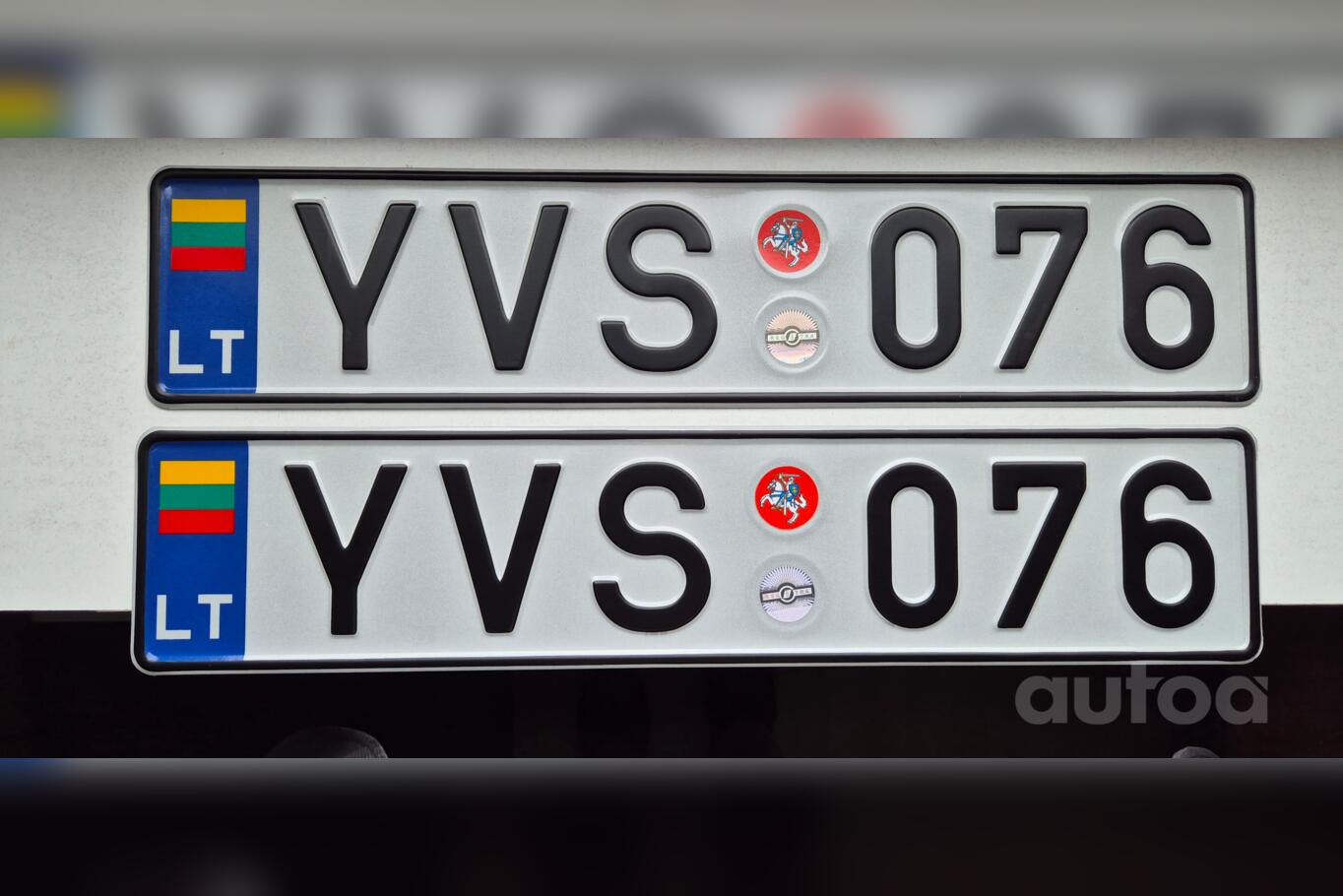YVS 076