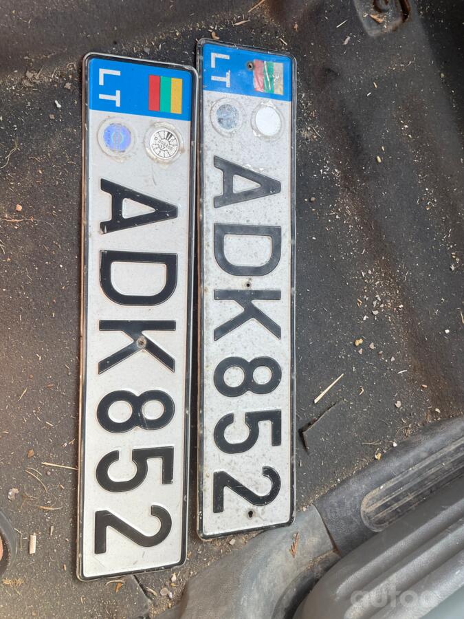ADK852