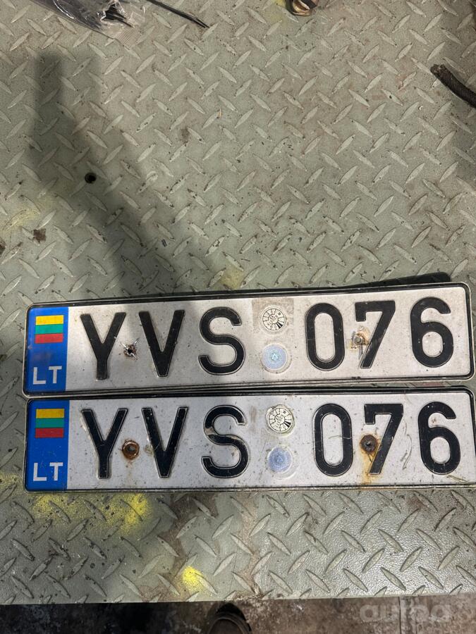 YVS076