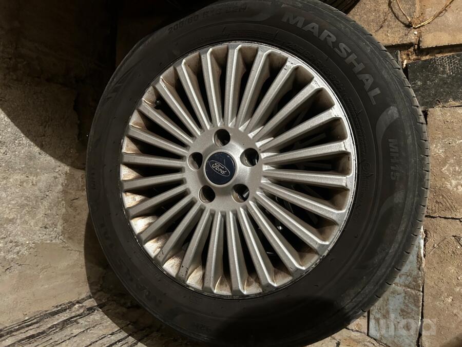 Ford, lietie