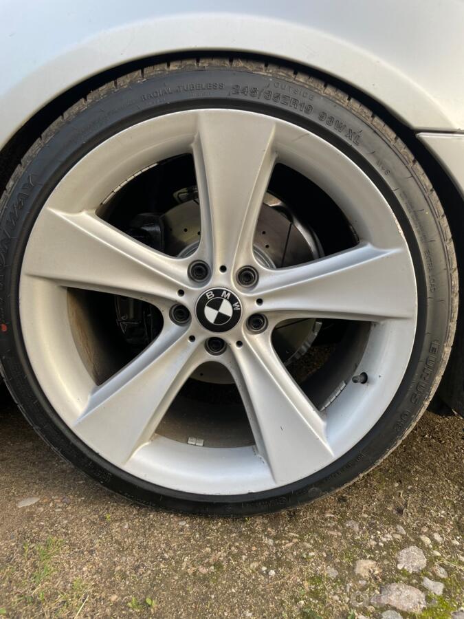 BMW, lietie