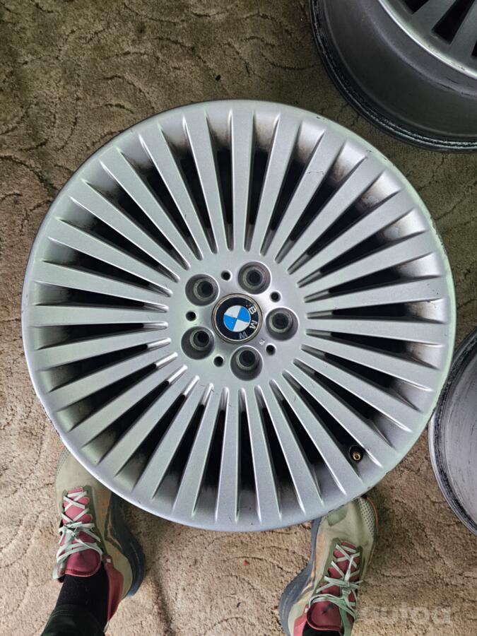 BMW, lietie