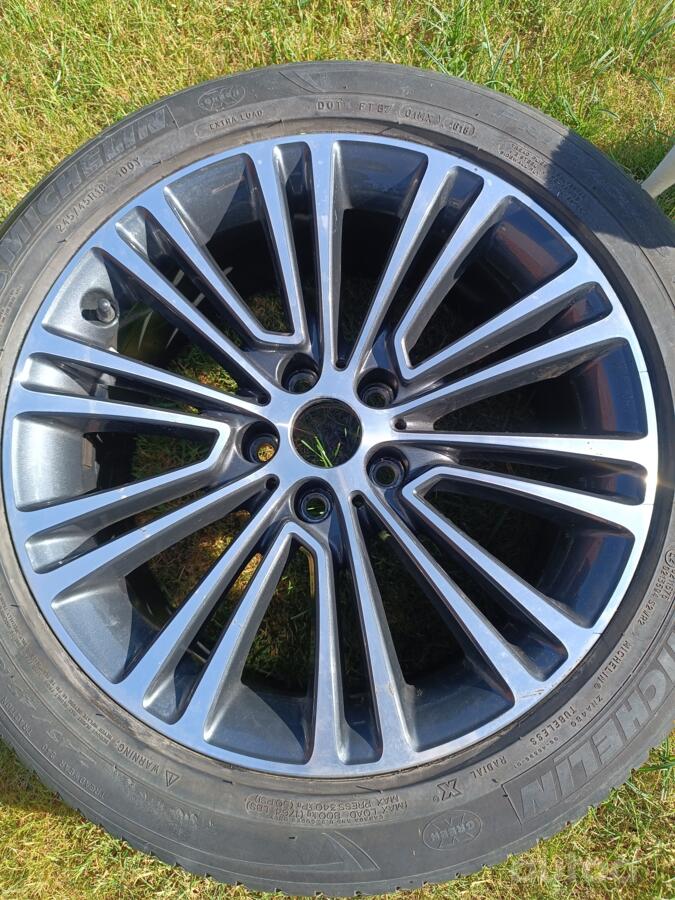 BMW, lietie