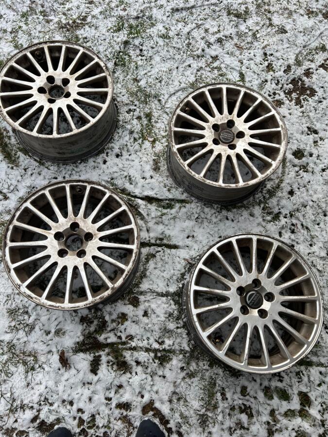 Volvo, lietie