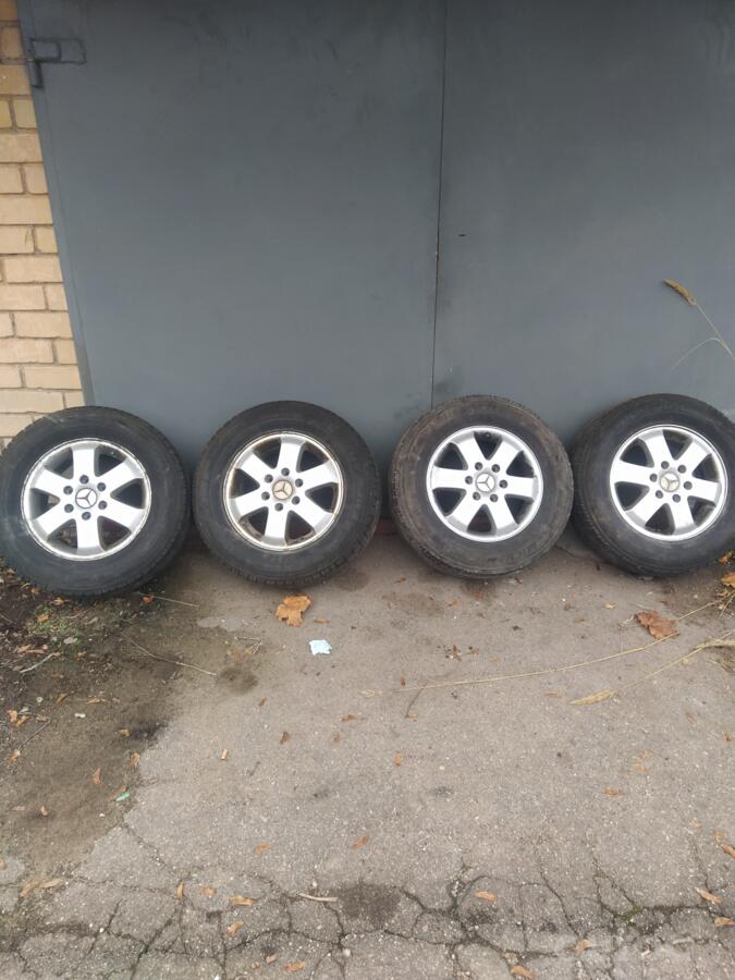 Mercedes benz, lietie