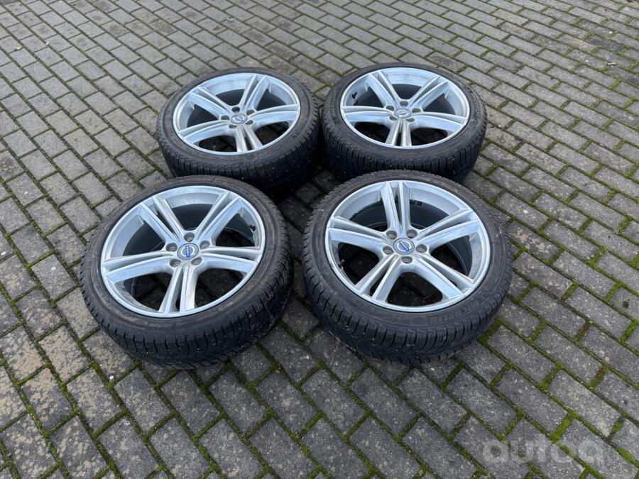 Volvo, lietie