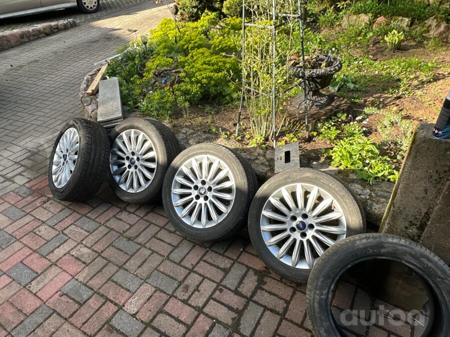 Ford, lietie