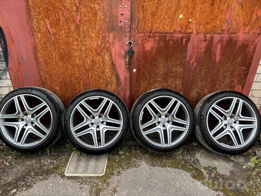Mercedes Benz, lietie