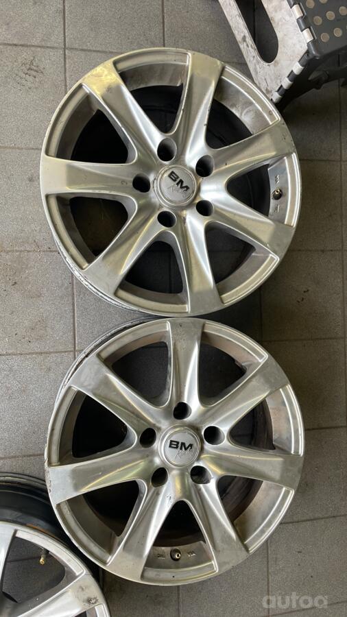 Bm racing, lietie