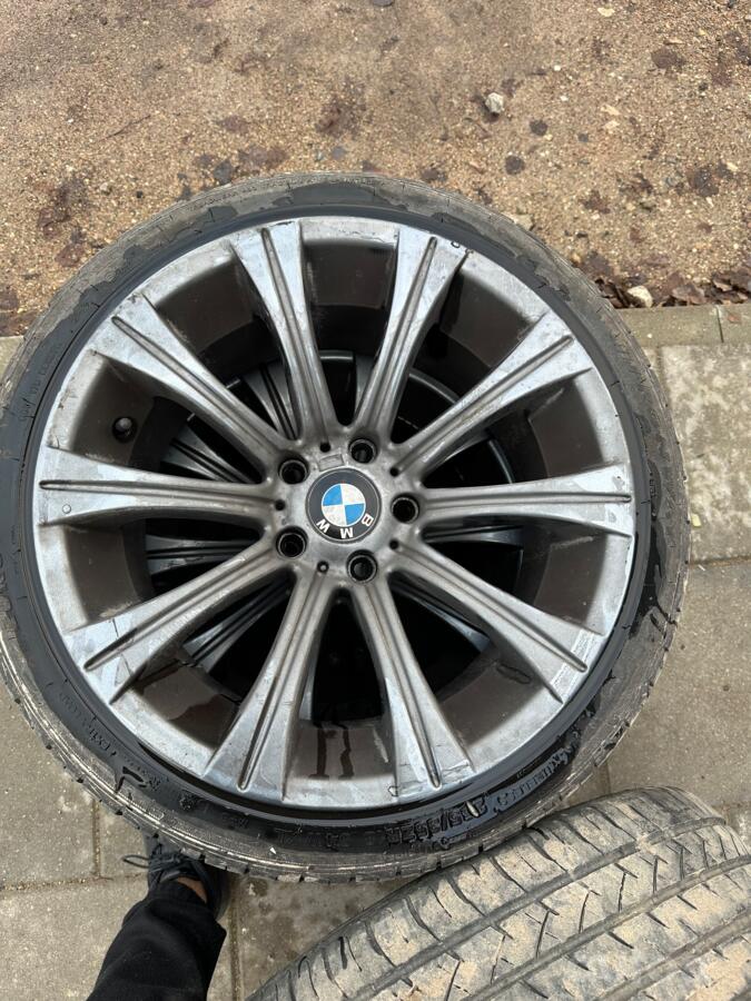 BMW, lietie