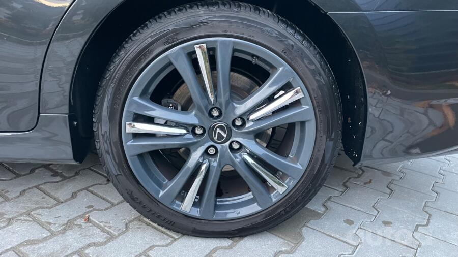 Lexus, lietie