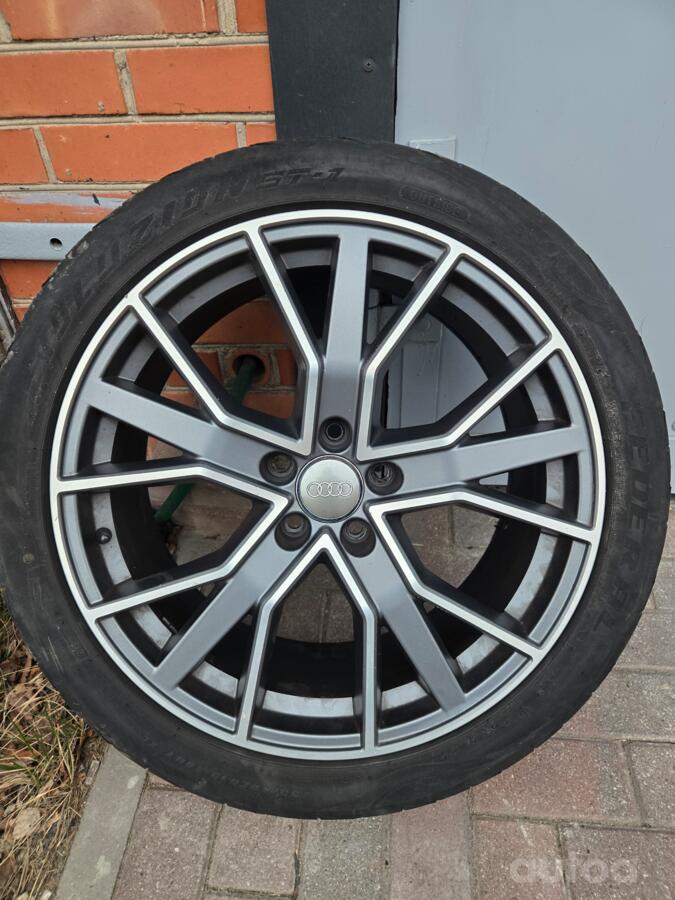 AUDI, lietie