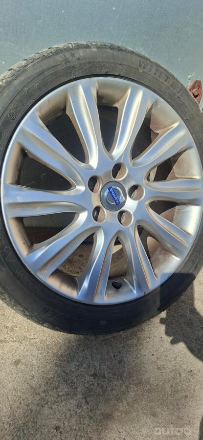 Volvo, lietie